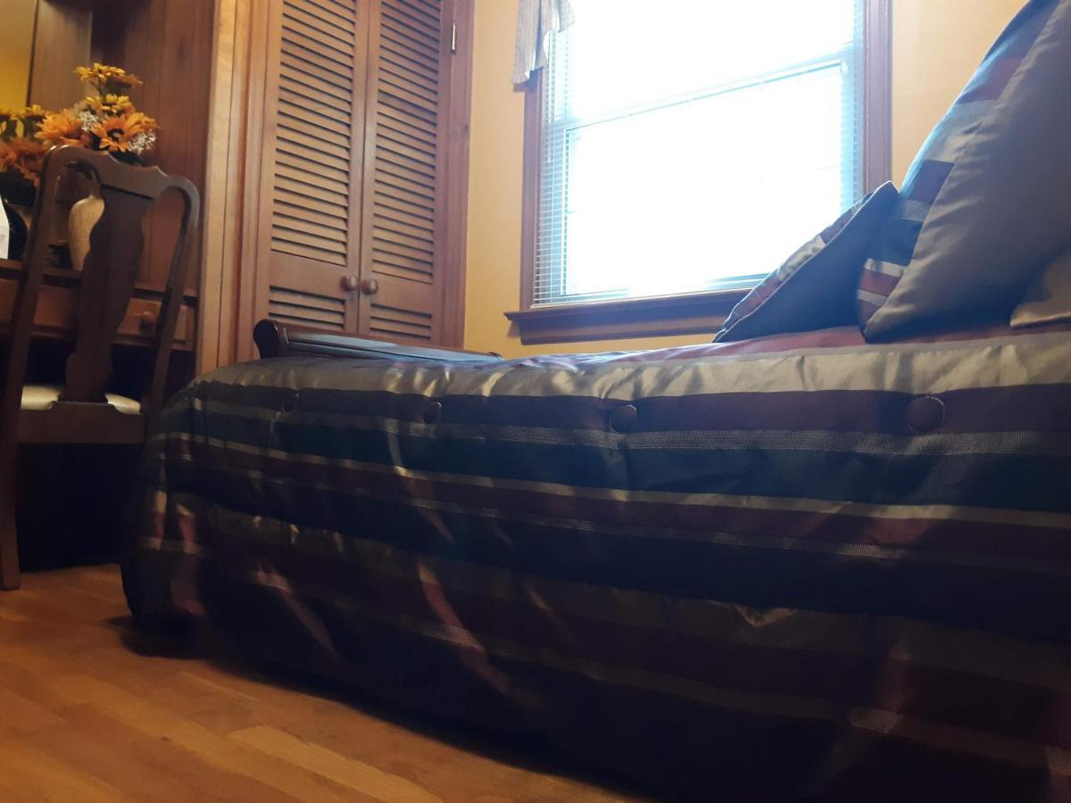 リッチモンド Quiet, Clean House W/ Steel Balls Bed & Breakfast エクステリア 写真