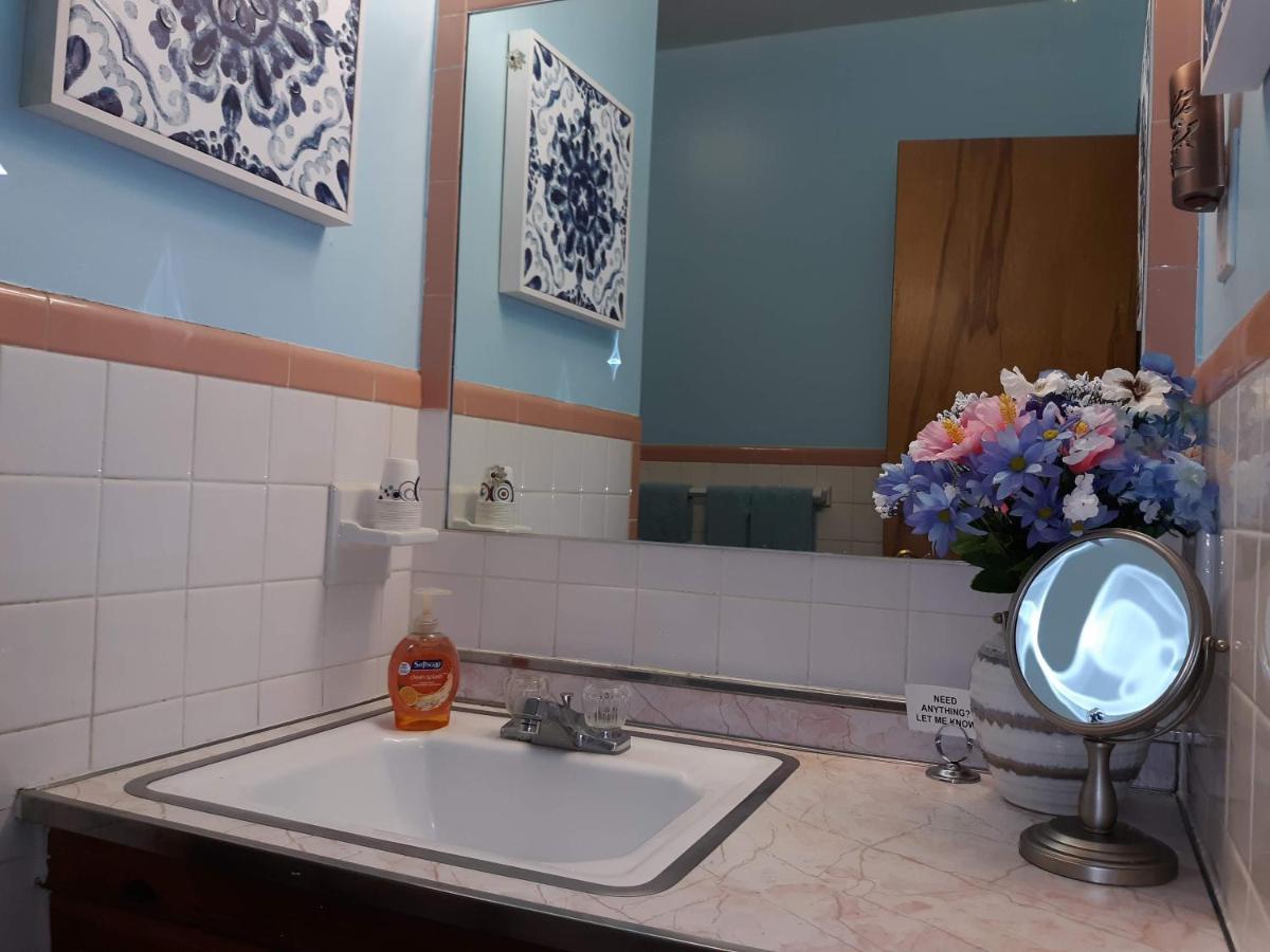 リッチモンド Quiet, Clean House W/ Steel Balls Bed & Breakfast エクステリア 写真