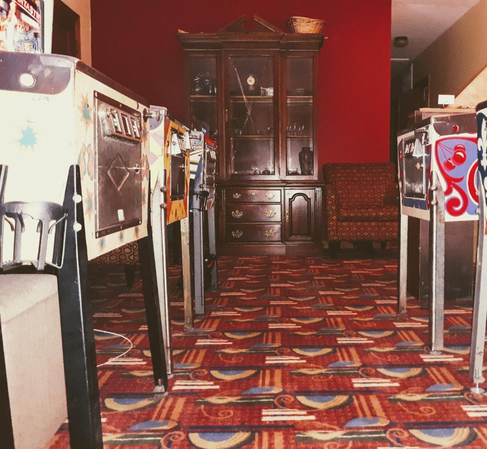 リッチモンド Quiet, Clean House W/ Steel Balls Bed & Breakfast エクステリア 写真